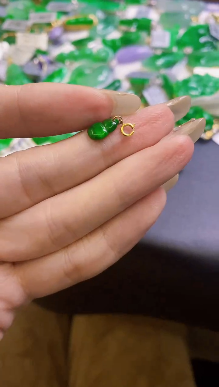 【闪购商品】定制翡翠18K金镶嵌吊坠