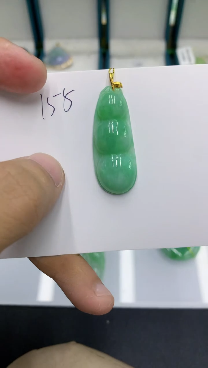 颈饰18K金镶嵌翡翠翡翠