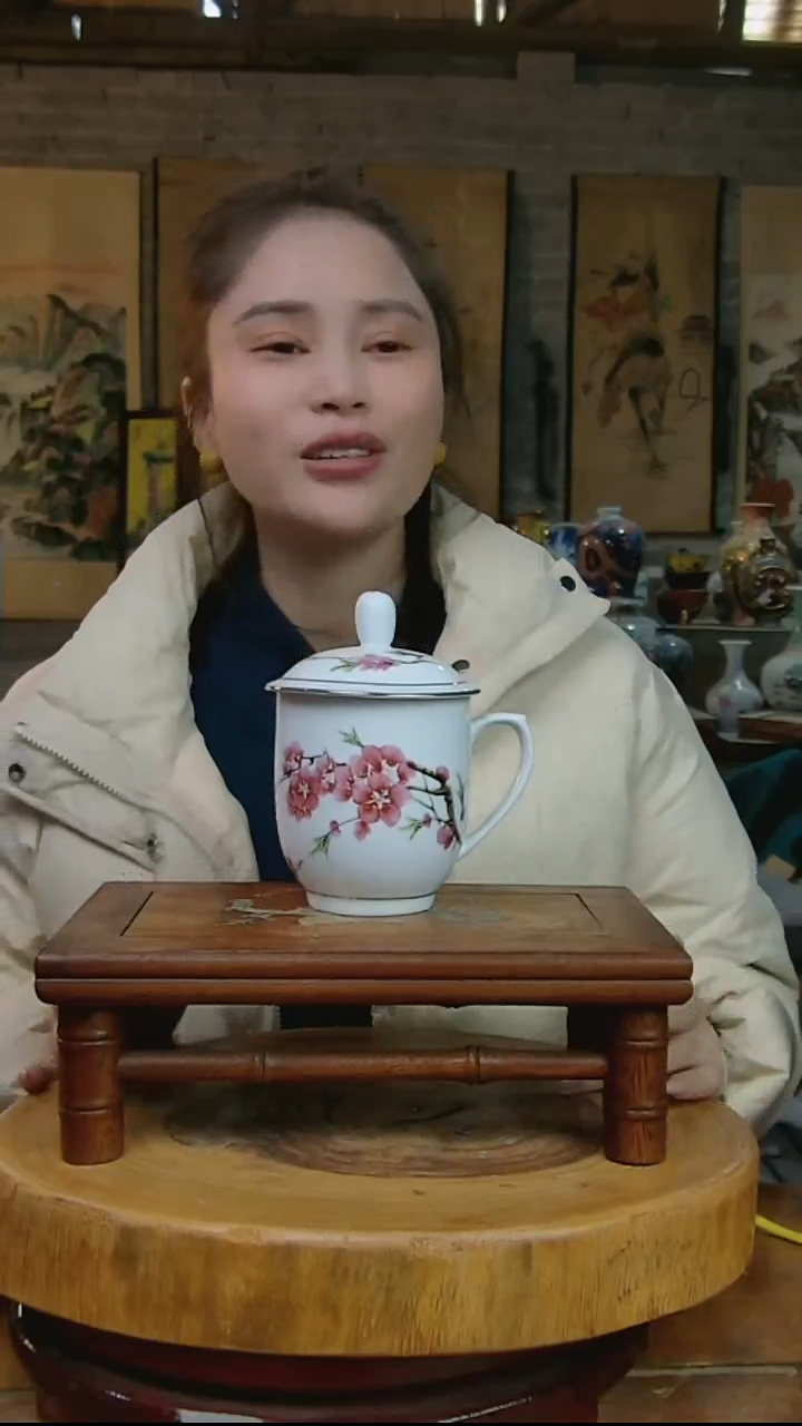 摆件陶水点桃花描金办公杯