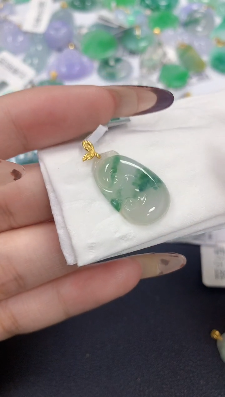 颈饰18K金镶嵌翡翠a货假一赔三支持复检百元上9元证书费自理