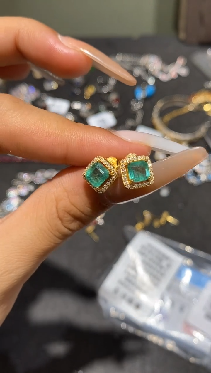 银S925镶嵌耳饰祖母绿耳钉