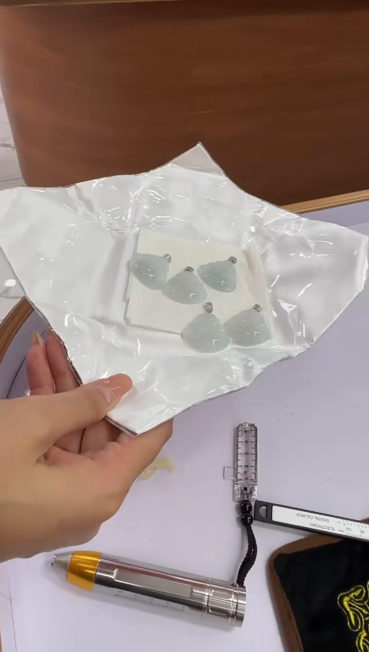 未镶嵌挂件翡翠佛公多样性发1