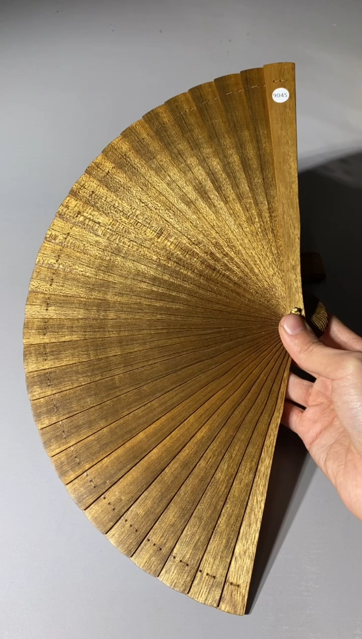 【闪购商品】金丝楠木雕904号21cm金丝楠木小叶桢楠扇子