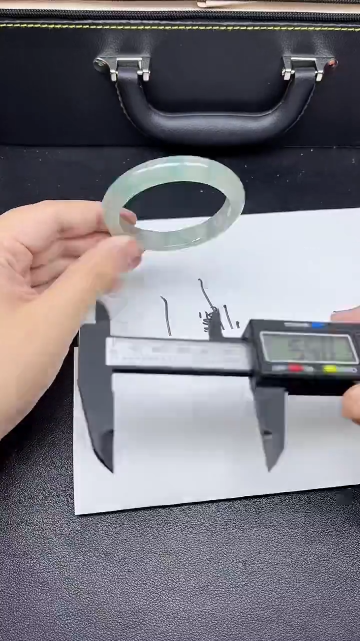 无非金属时尚冰透镯（一物一图)144