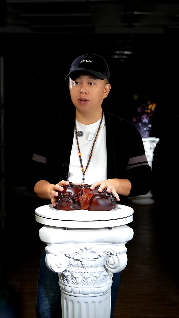 手工艺品琉璃貔貅