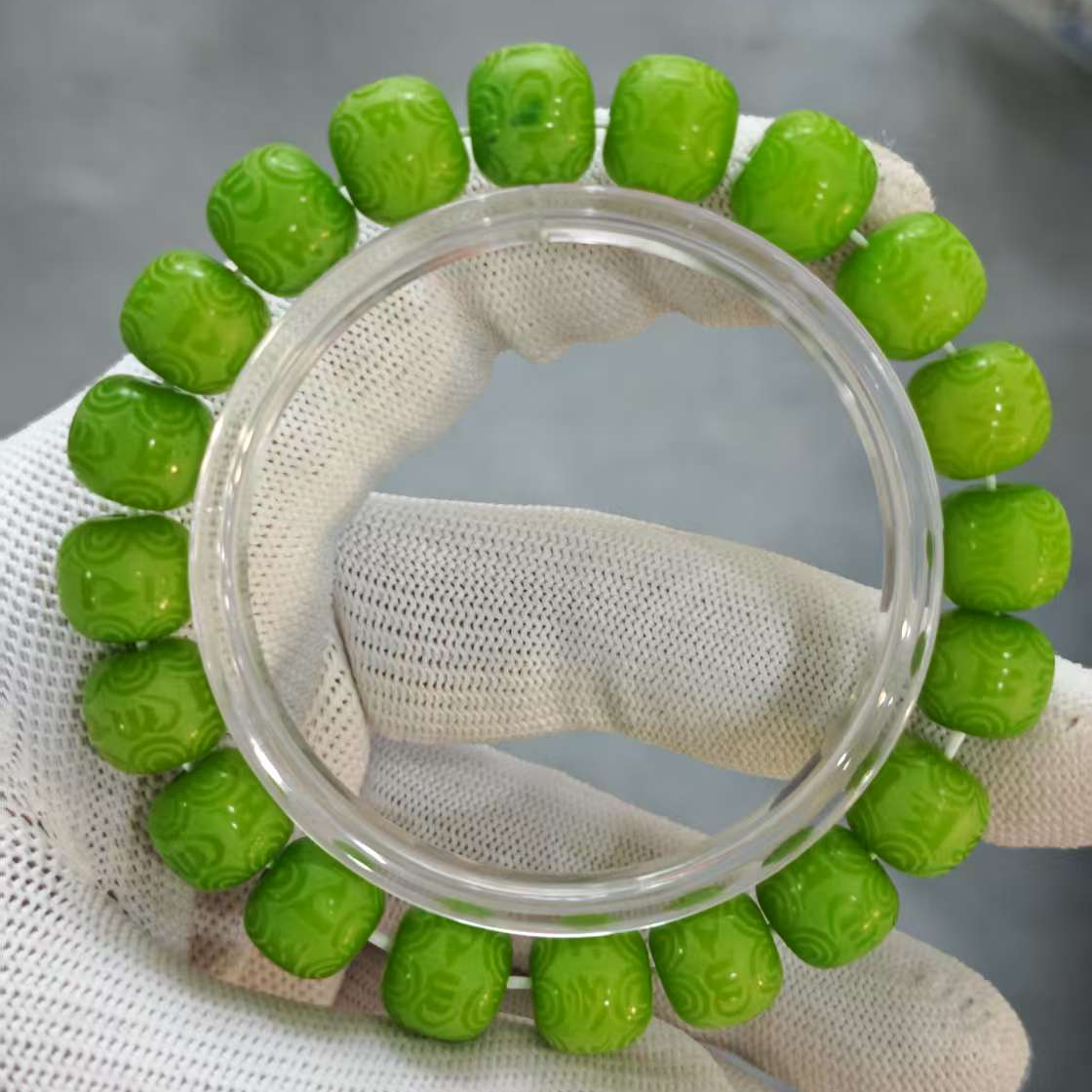 P186 绿菩提六字箴言1.1cm老型珠单圈手串