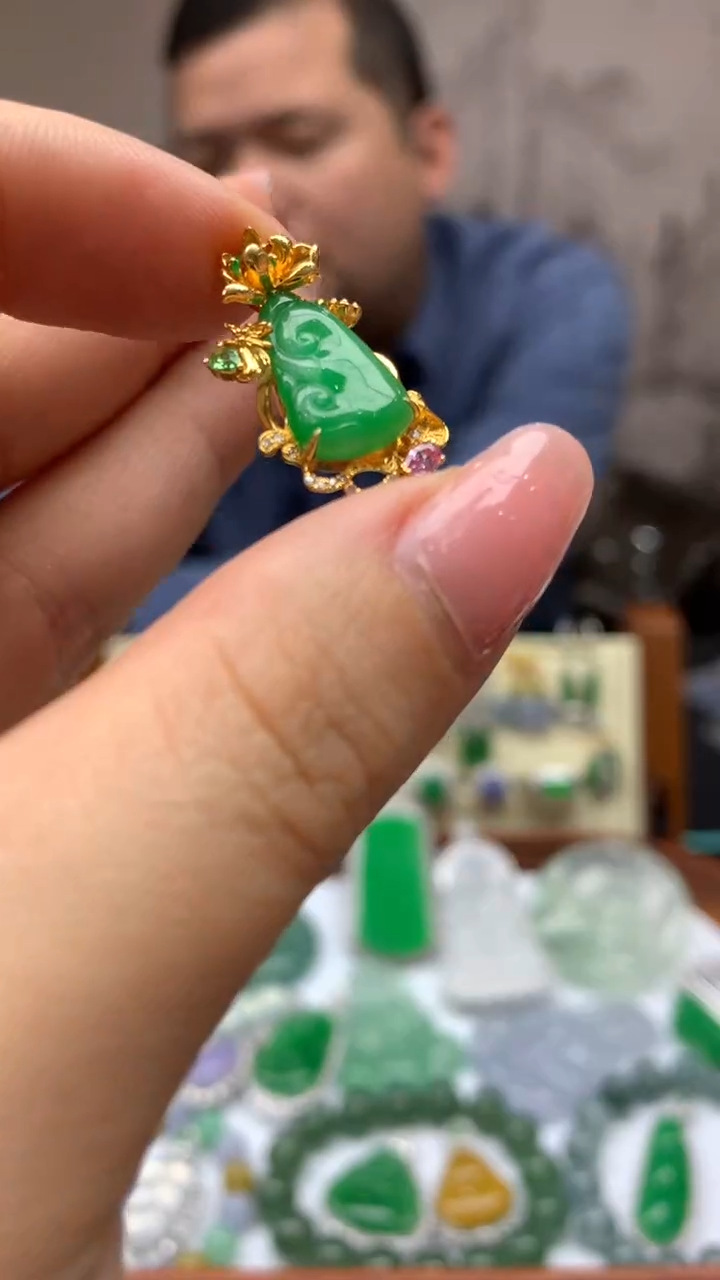 【闪购商品】翡翠颈饰18K金镶嵌83-天然翡翠