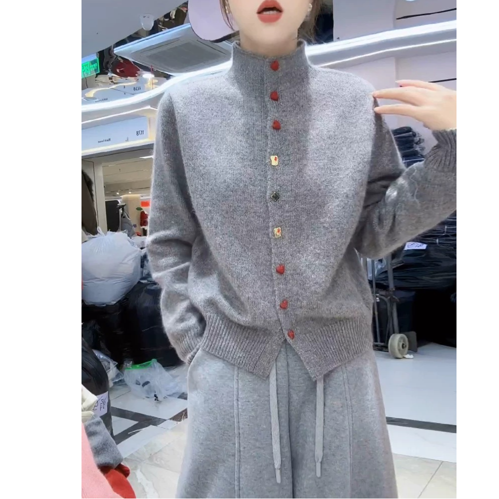 【运费补贴】灰色宝石扣针织开衫女毛衣外套气质宽松上衣