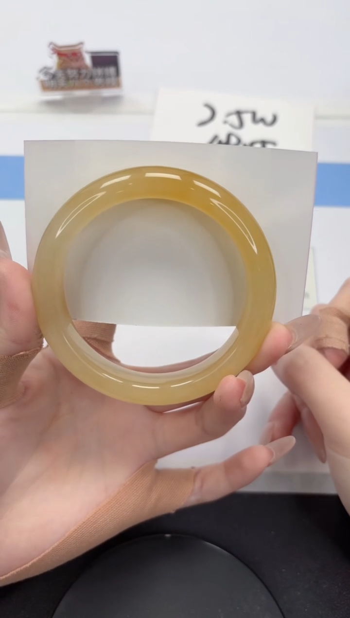 【闪购商品】石英质玉手镯未镶嵌A371-62