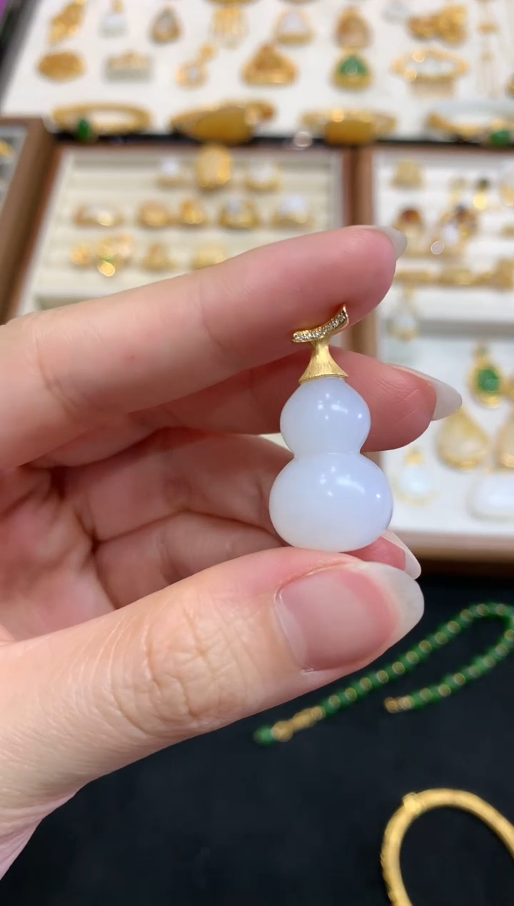 【闪购商品】和田玉吊坠(不含链)18K金镶嵌W422|2999