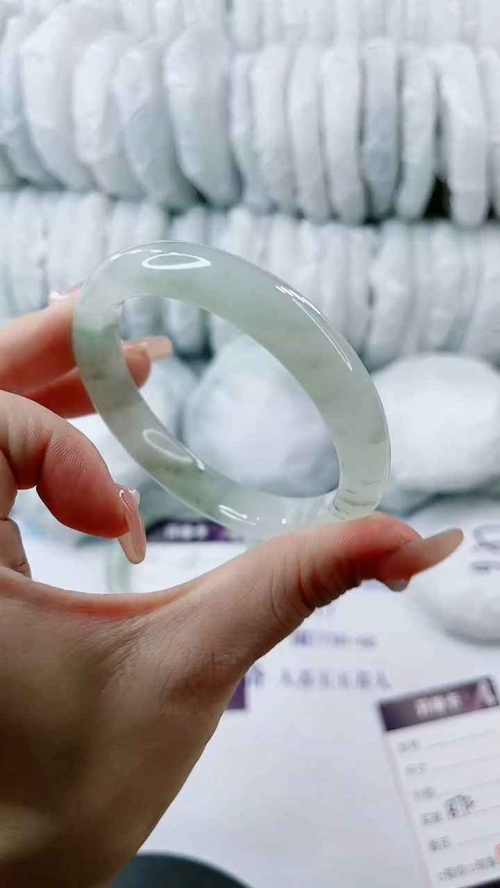 【闪购商品】石英质玉手镯未镶嵌多样性发货B72