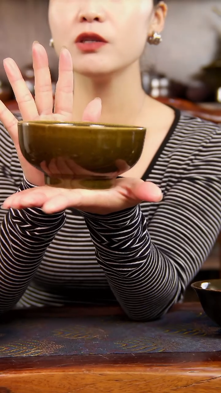 鳝鱼黄色的碗拍一发二直径13左右