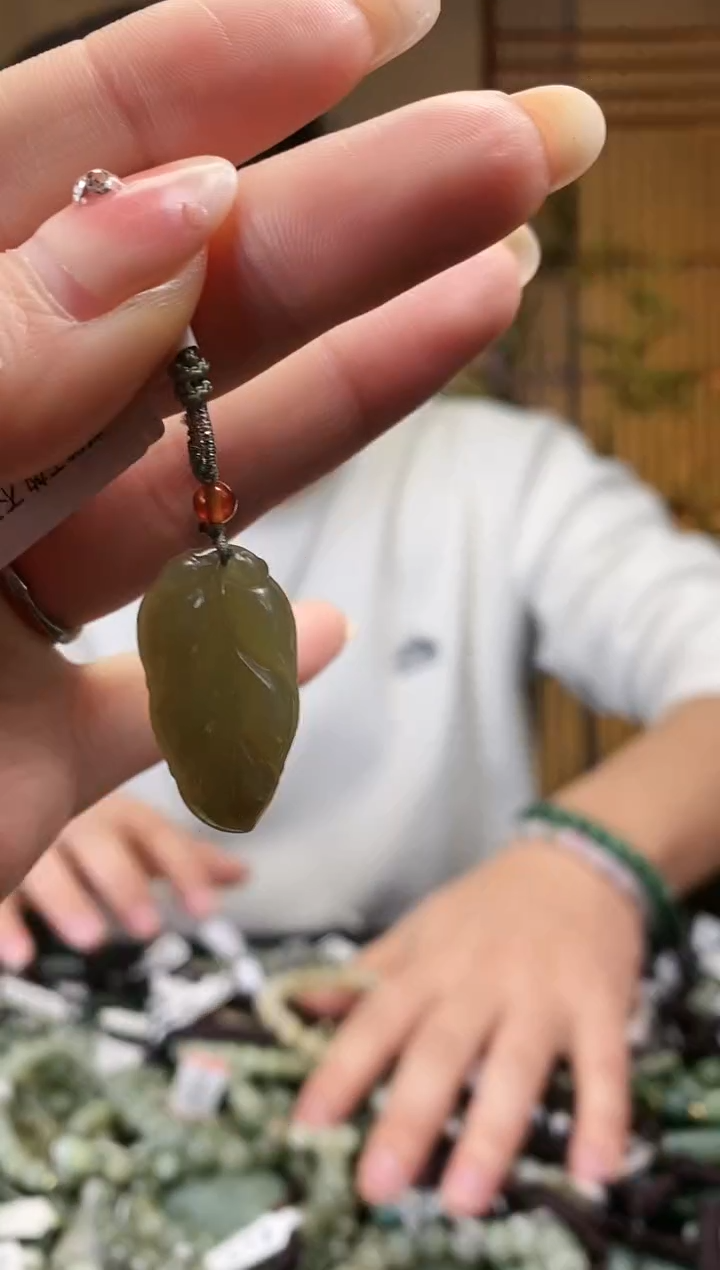 【闪购商品】和田玉颈饰未镶嵌多样性发货，拍一发一