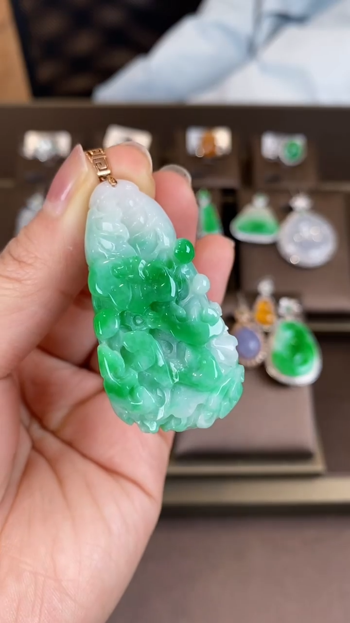 【闪购商品】翡翠吊坠(不含链)18K金镶嵌翡翠白菜