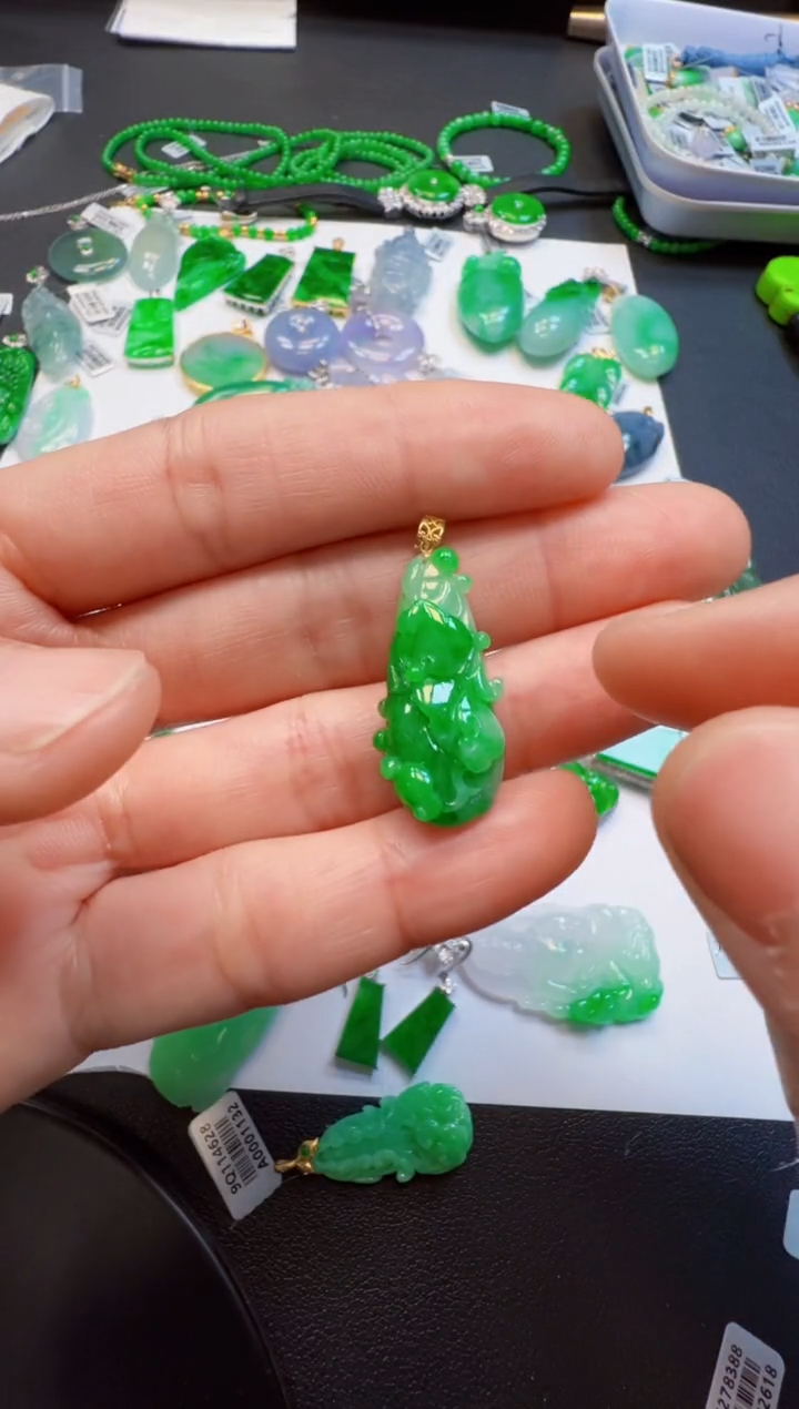 【闪购商品】翡翠吊坠(不含链)18K金镶嵌1280