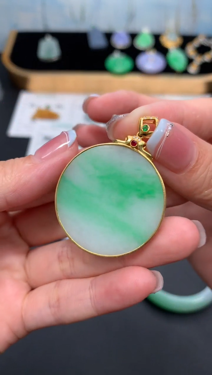 18K金镶嵌定制翡翠48小时鉴赏期 退货不扣服务费