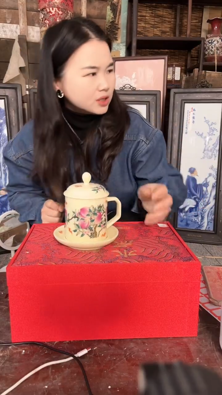 陶景德镇陶瓷摆件M042