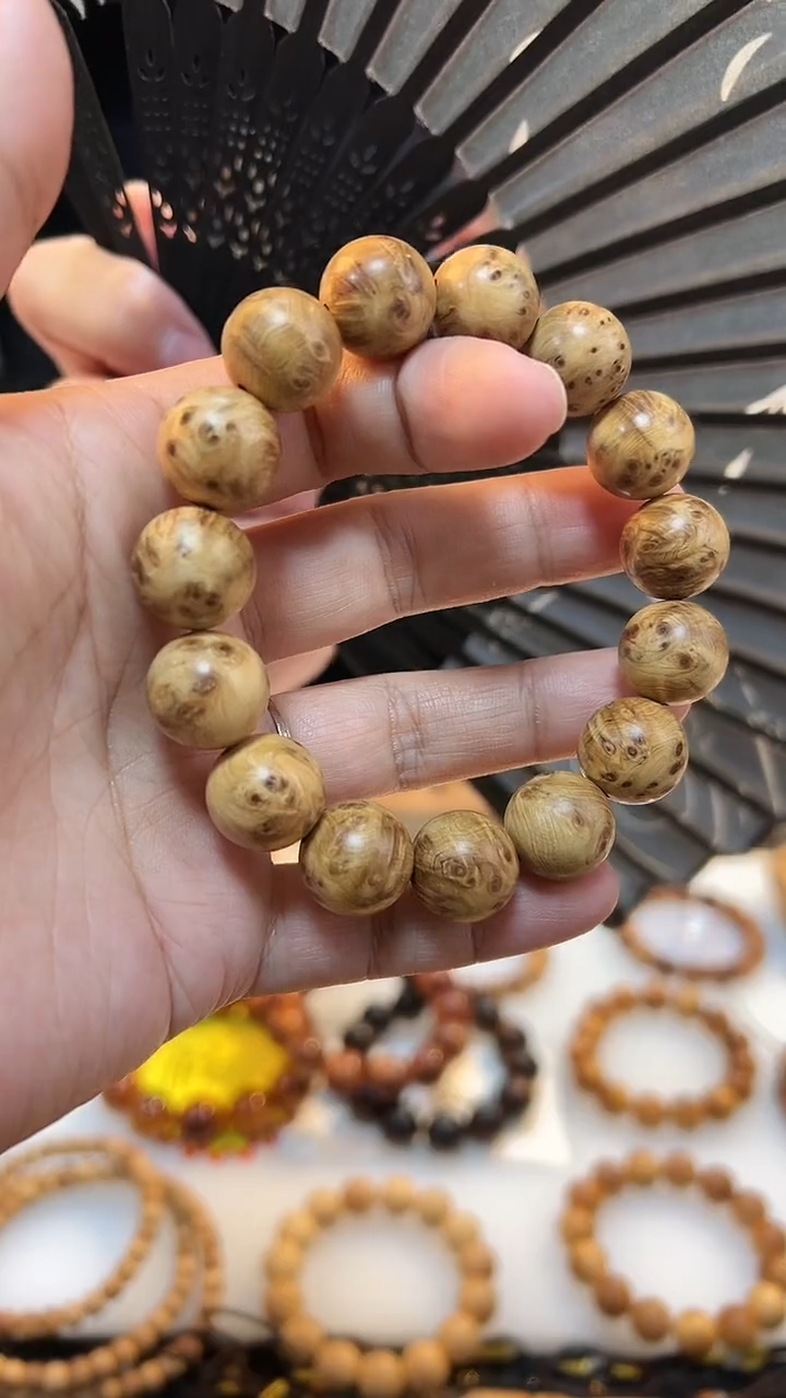 崖柏1.5瘤花圆珠单圈太行带礼盒无备珠