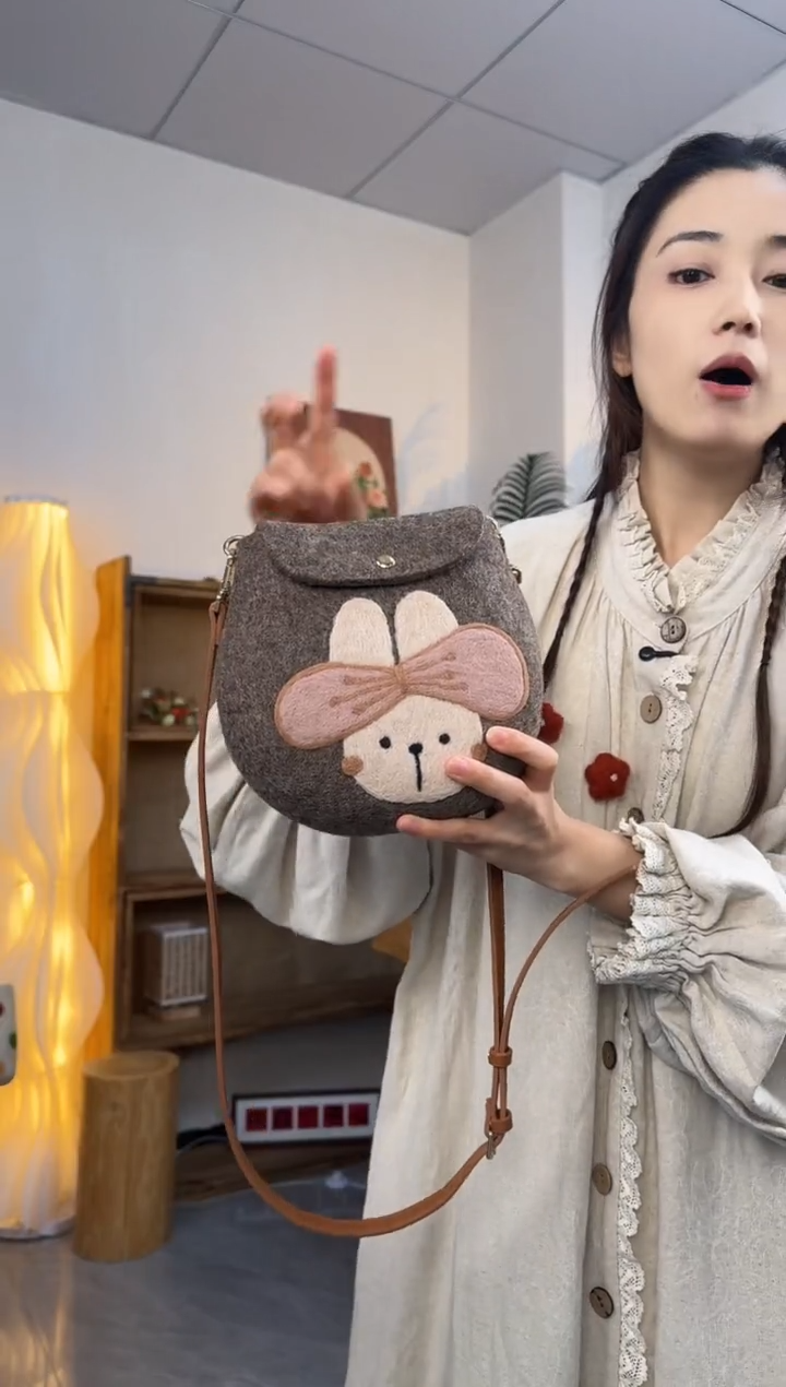 羊毛非遗纯手工包  蛋蛋包蝴蝶结兔子