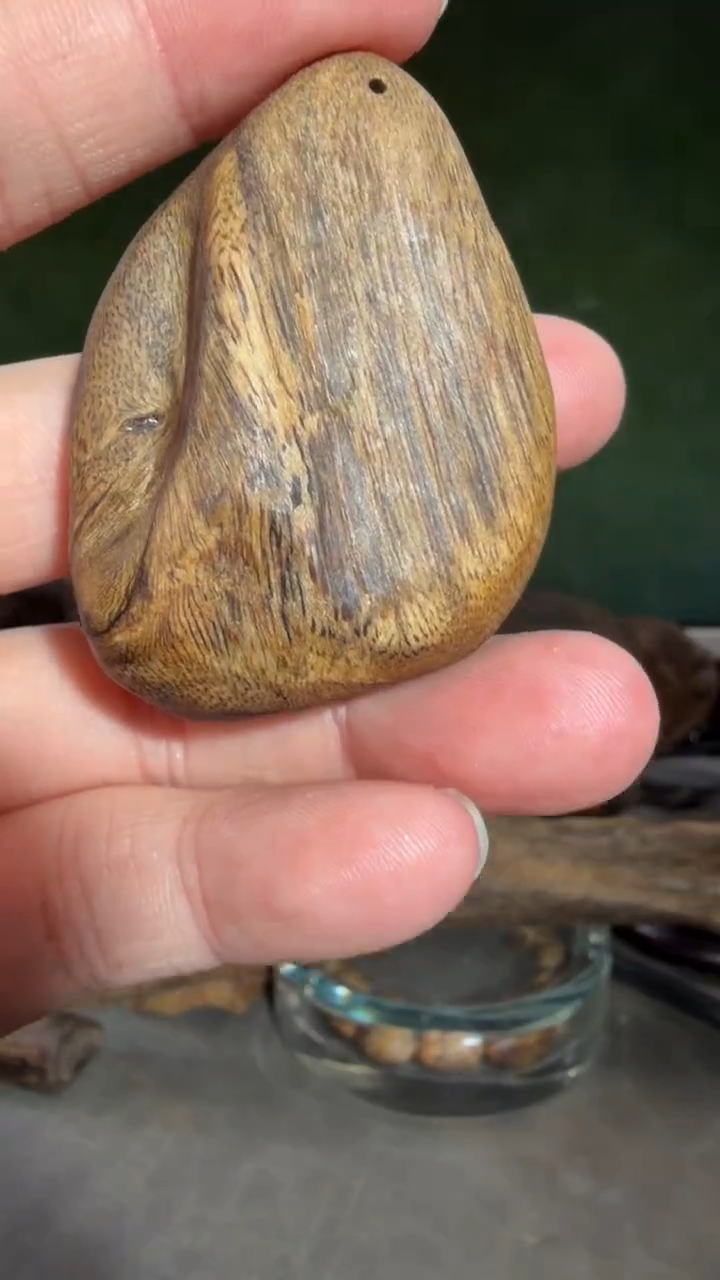 沉香吊坠多样性发一