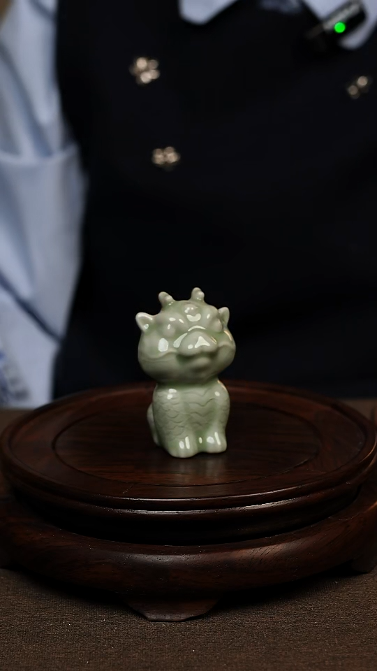 瓷片豆绿釉茶宠龙猫不带礼盒