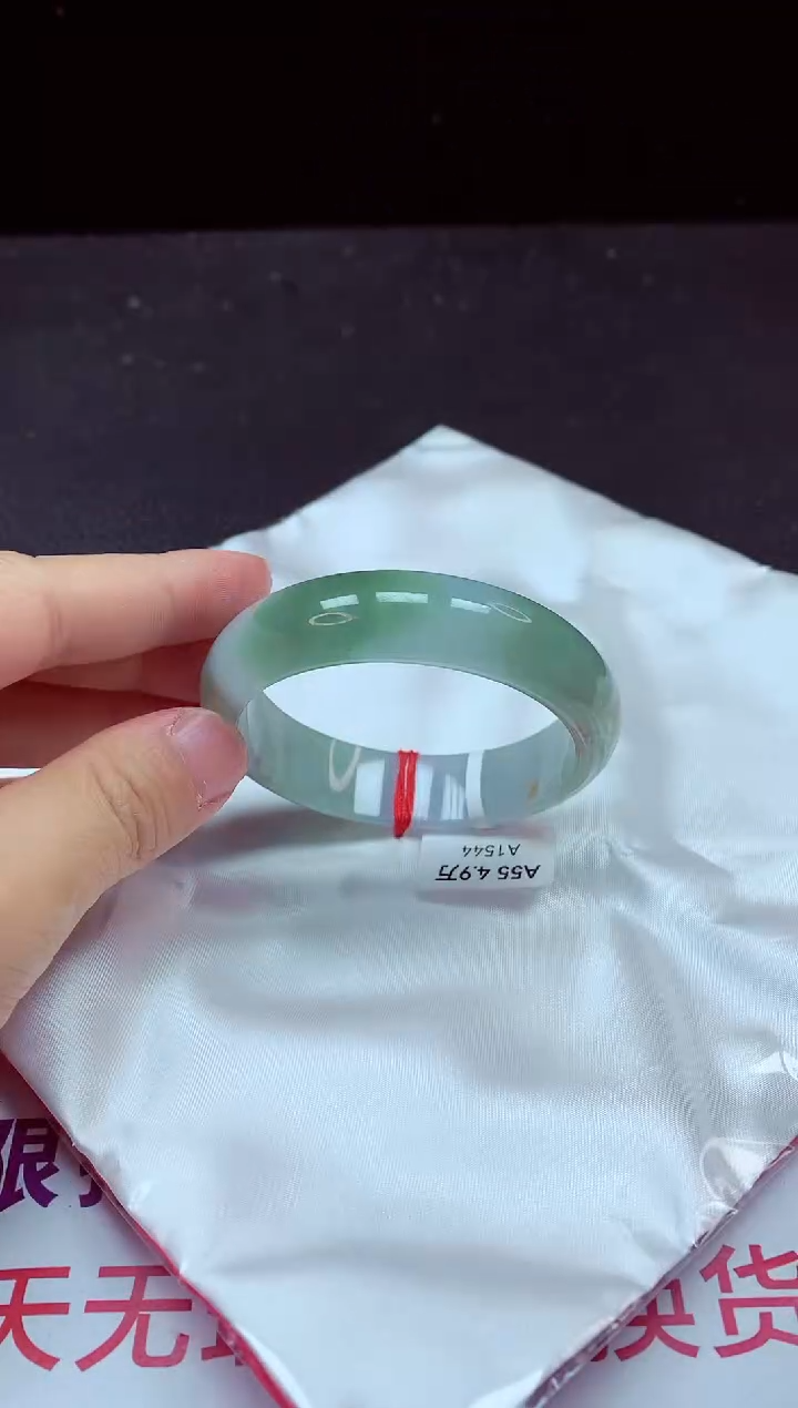 【闪购商品】翡翠手镯（圆镯）未镶嵌手镯55