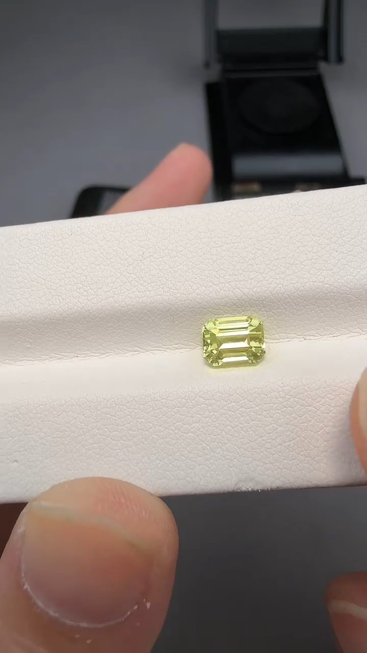 【闪购商品】金绿宝石荧光笔未镶嵌1.5ct-A436-1p