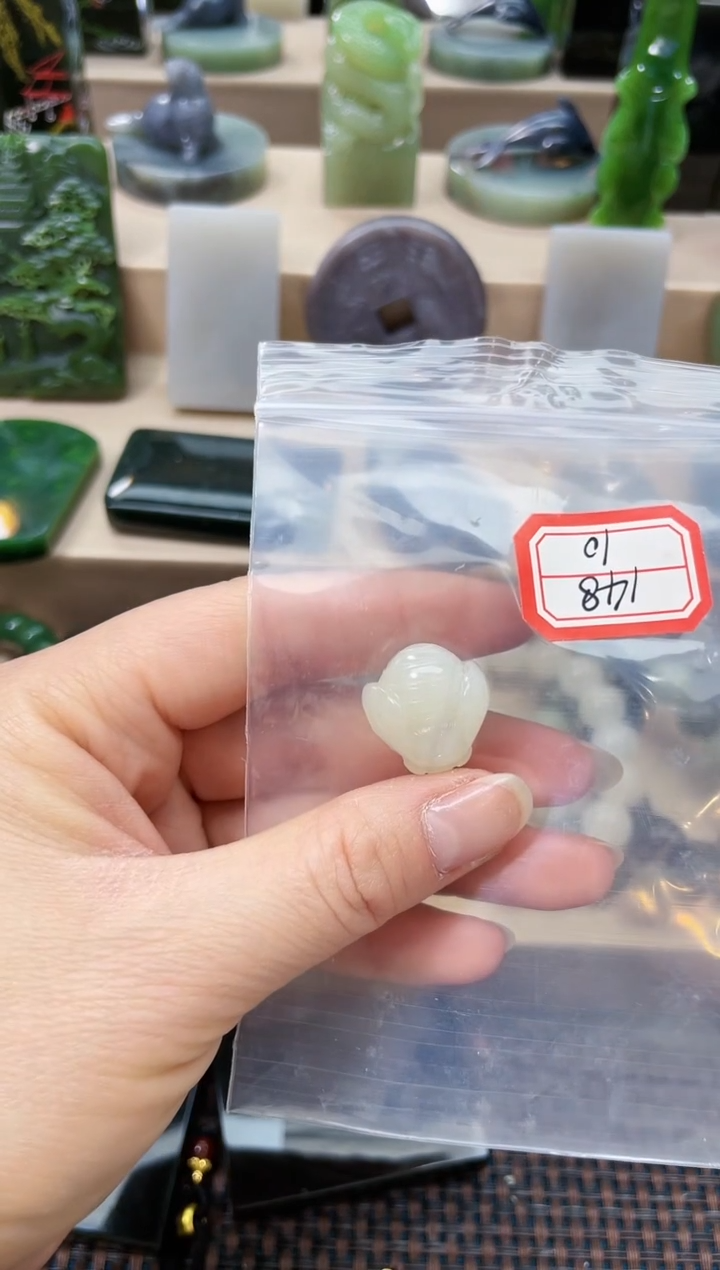 未镶嵌和田玉挂件1