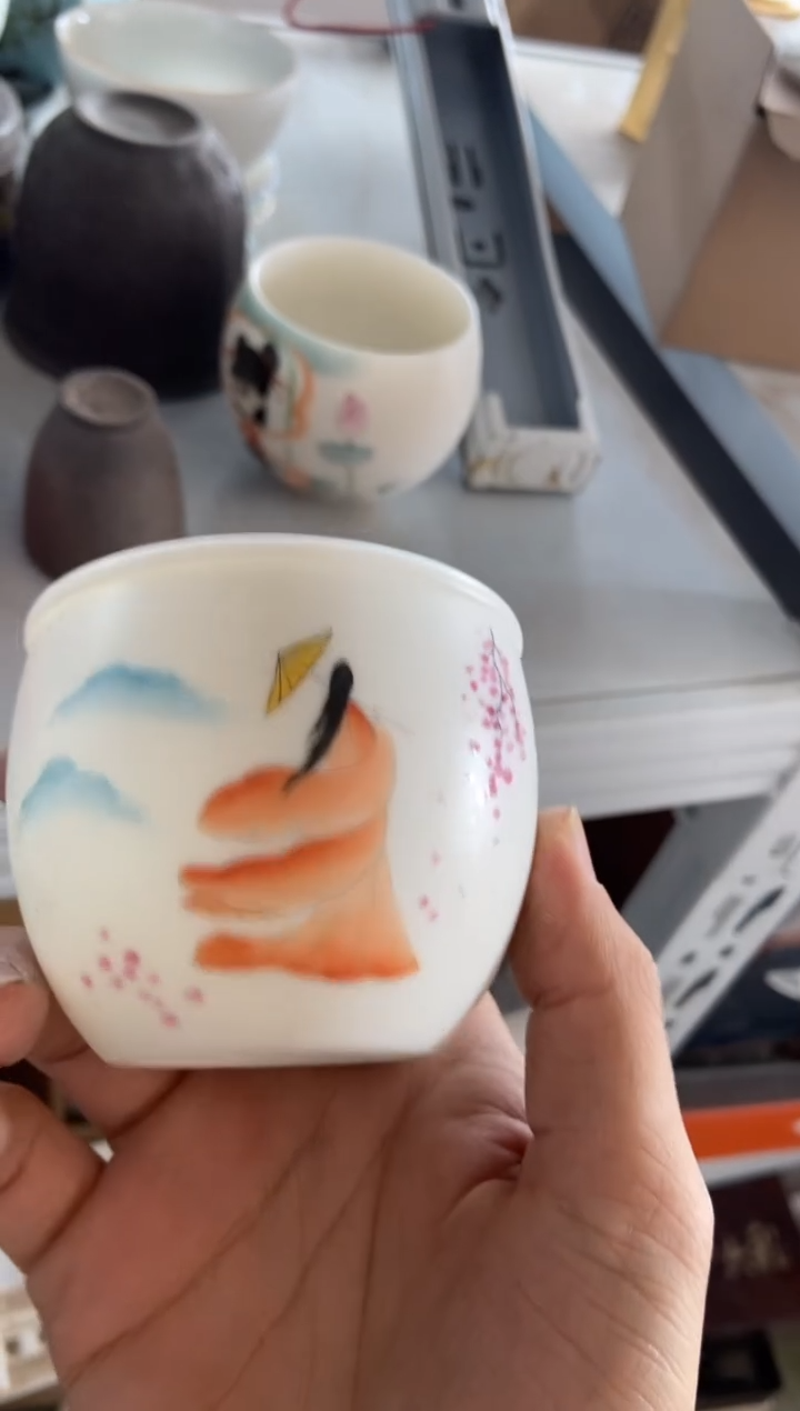 无运费险有瑕疵的摄影的产品有使用过的痕迹有点脏介意勿拍杯