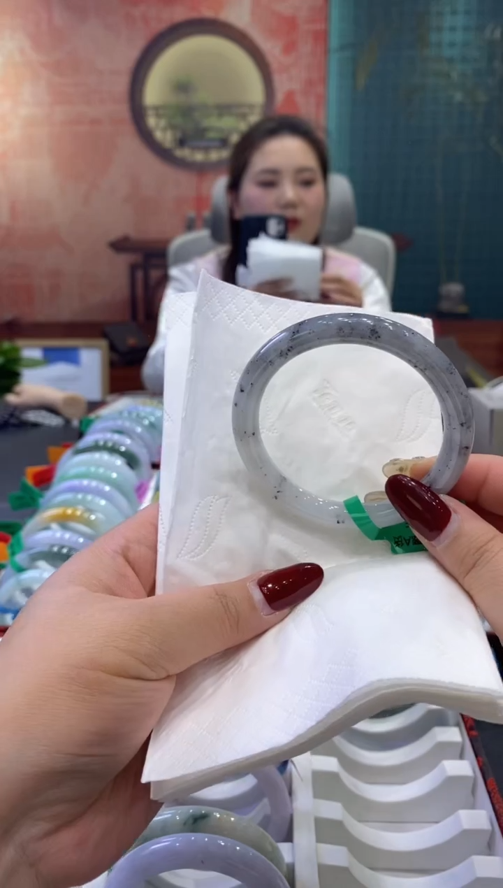 【闪购商品】翡翠手镯未镶嵌多人001049