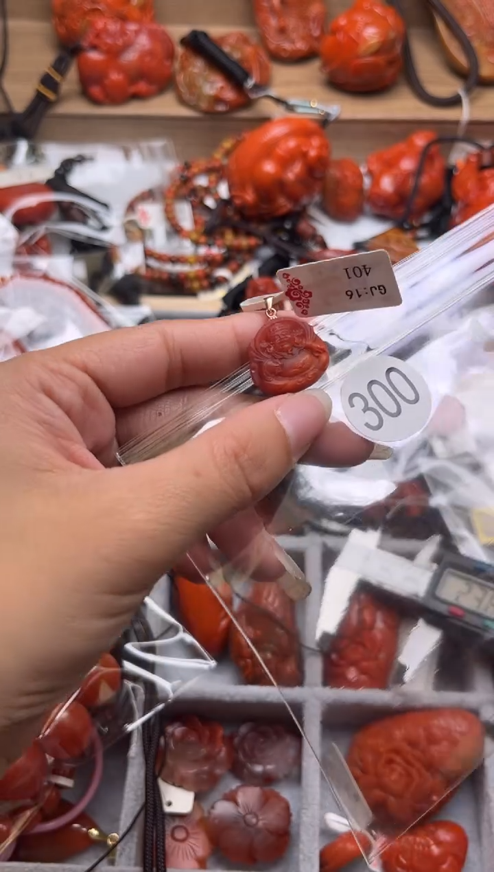 【闪购商品】南红玛瑙珠宝奇石未镶嵌300