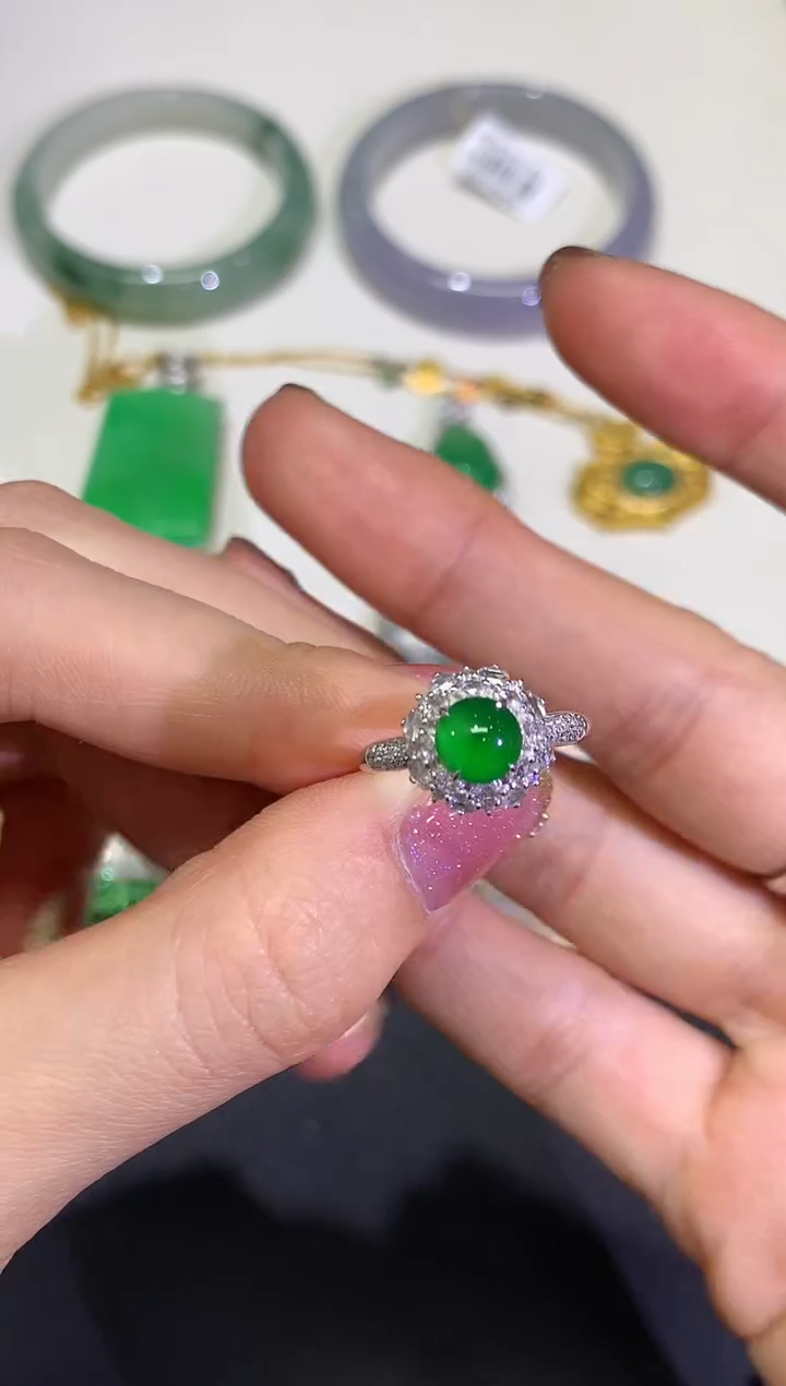 【闪购商品】翡翠颈饰18K金镶嵌团购2