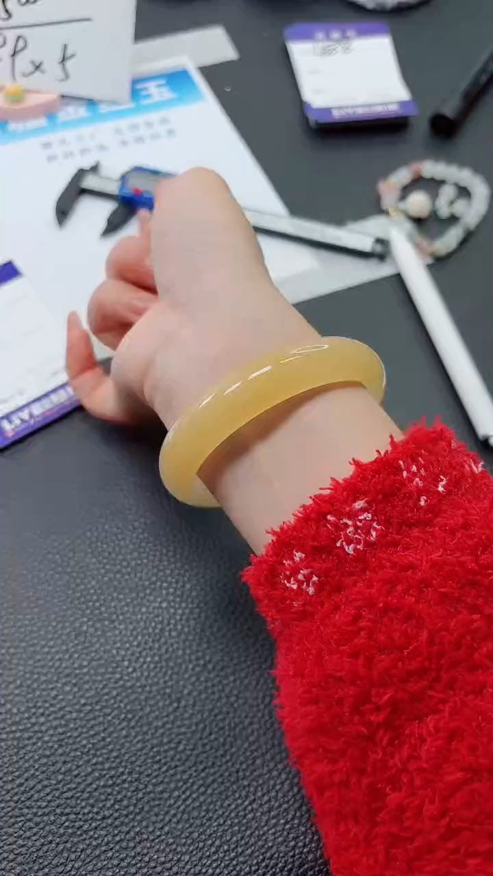 【闪购商品】石英质玉手镯未镶嵌487