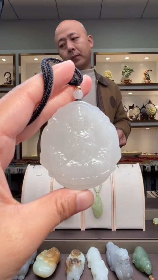 颈饰未镶嵌和田玉苏