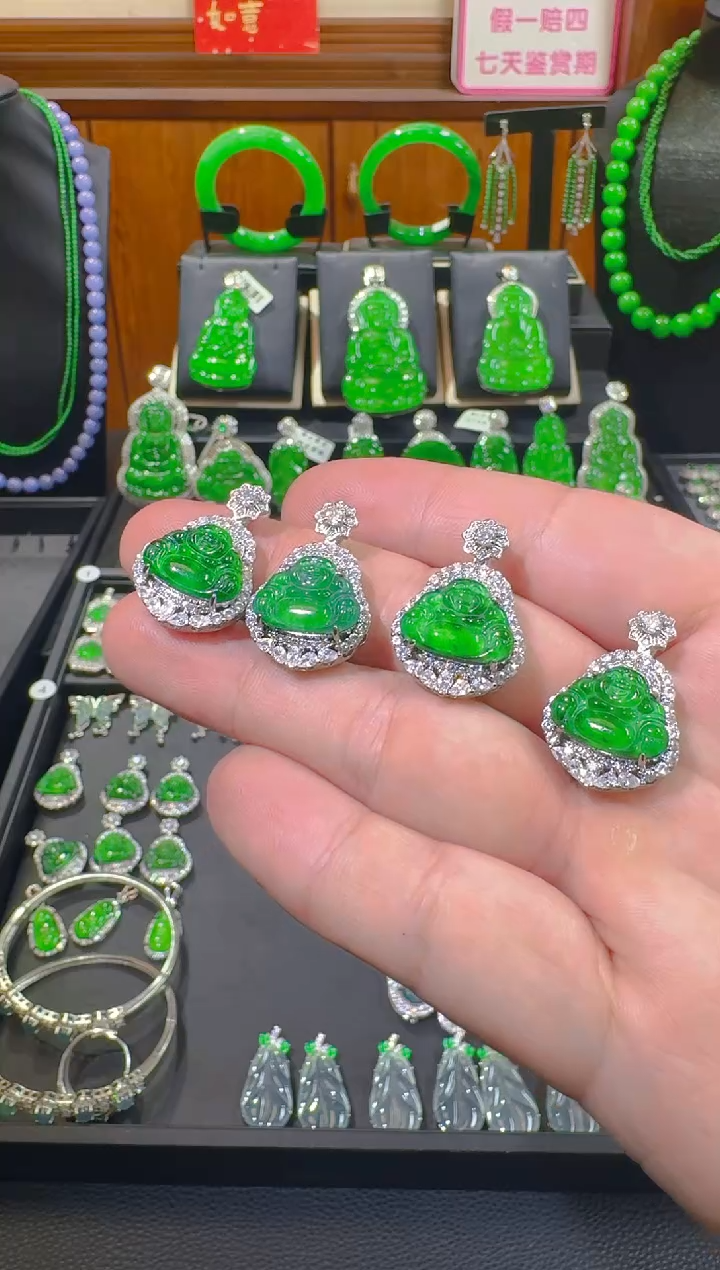 吊坠(赠链)未镶嵌翡翠天然A货翡翠+发其一