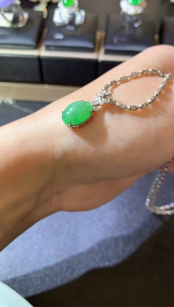 【闪购商品】翡翠吊坠(不含链)18K金镶嵌C1多样性发货一件