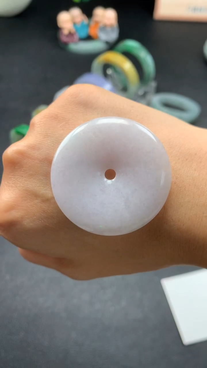 颈饰未镶嵌翡翠平安扣