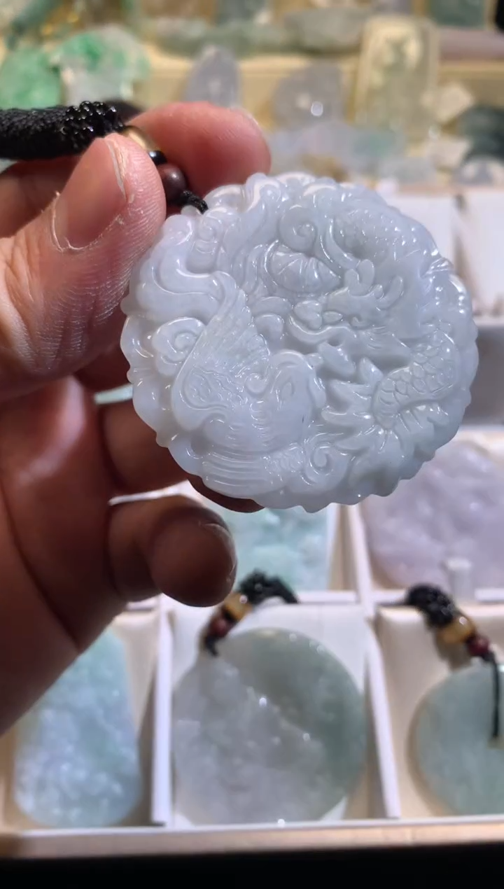 【闪购商品】翡翠颈饰未镶嵌02/25/40