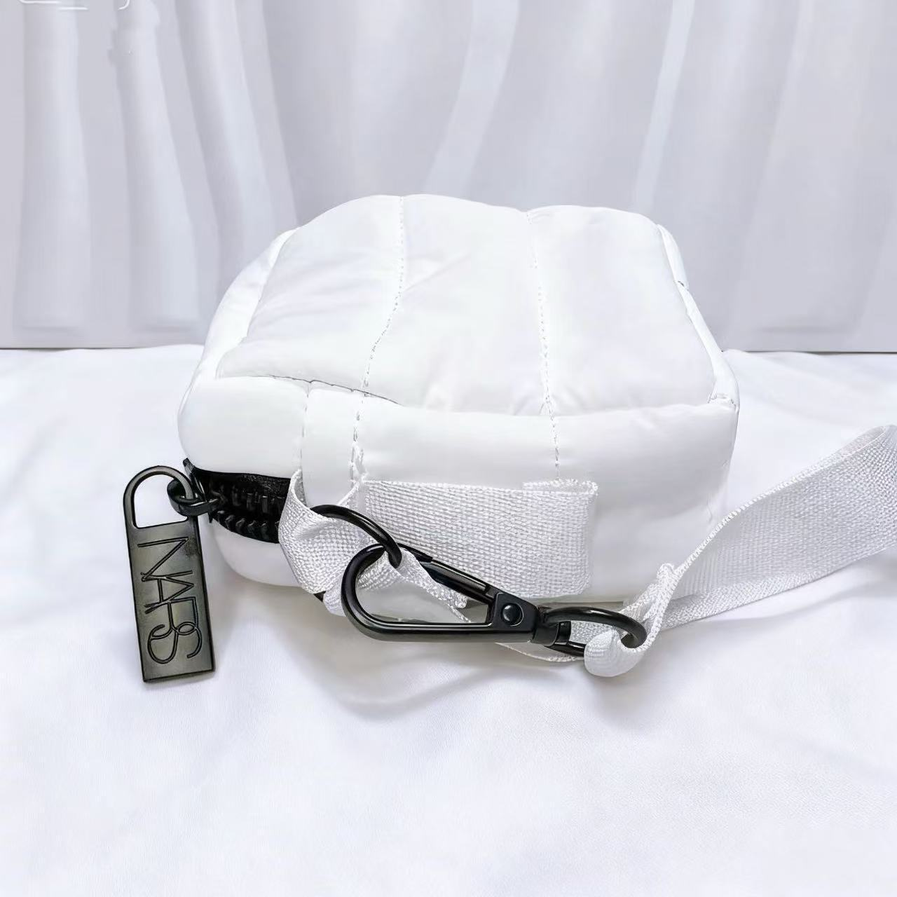 可爱小号零钱包 专柜大牌化妆包耳机包便携小杂收纳包【A1002】