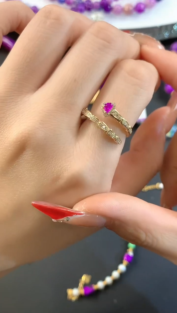 【闪购商品】苏纪石（舒俱来）.18K金镶嵌舒俱来戒指