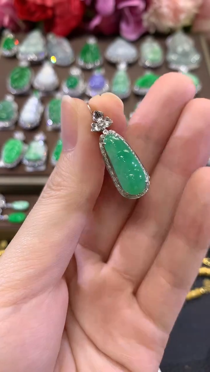 吊坠(不含链)18K金镶嵌翡翠秋日珠宝W94