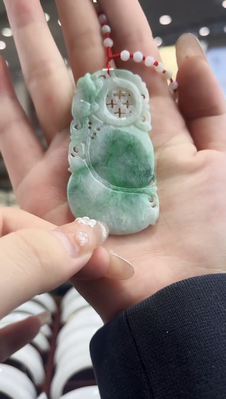 【闪购商品】翡翠吊坠(不含链)未镶嵌多样性发其一