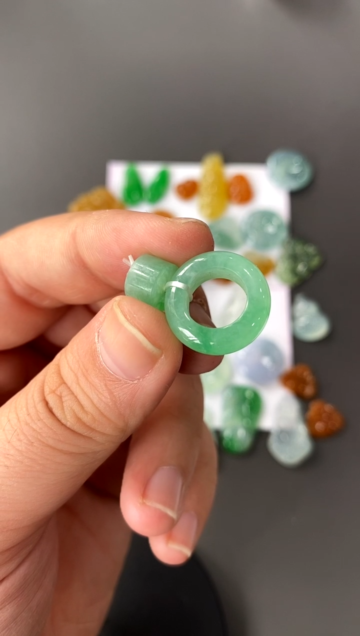 【闪购商品】定制翡翠未镶嵌甜甜圈
