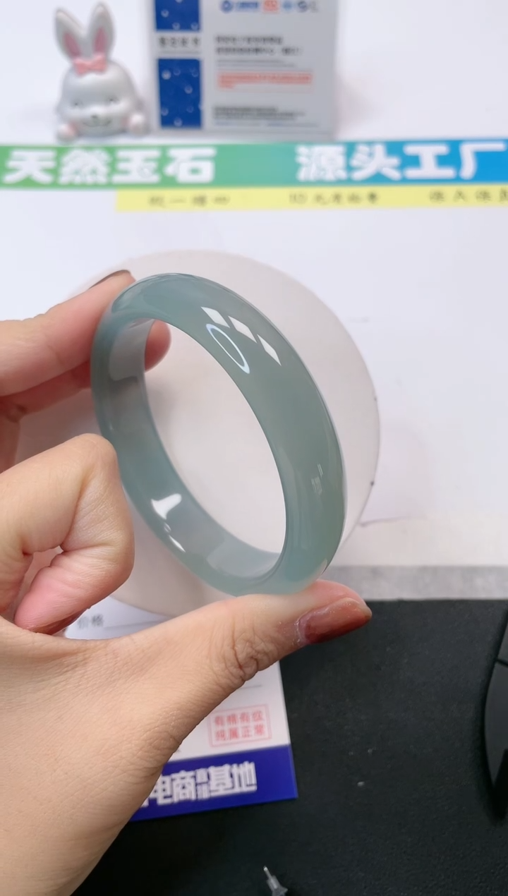 【闪购商品】石英质玉手镯未镶嵌149-60