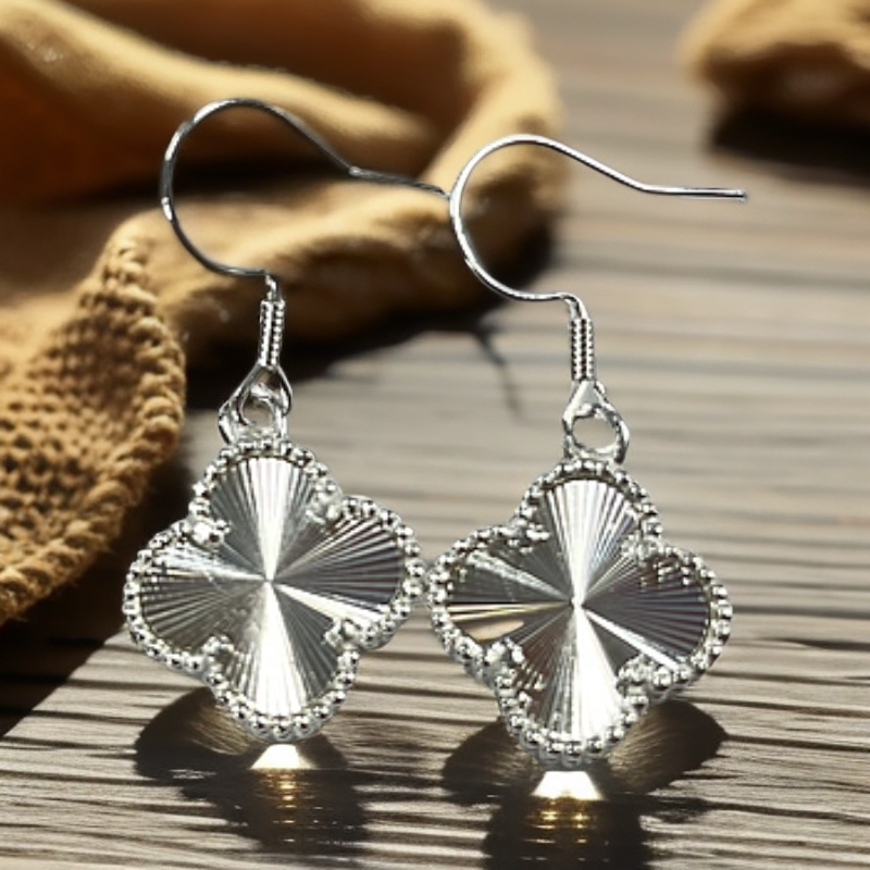 足银耳饰 轻奢气质百搭幸运草耳环