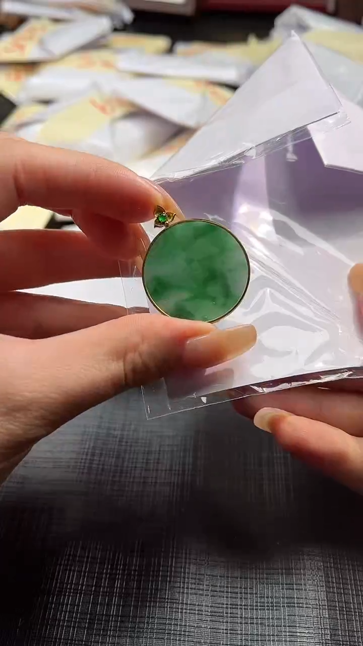 【闪购商品】翡翠颈饰18K金镶嵌100638736