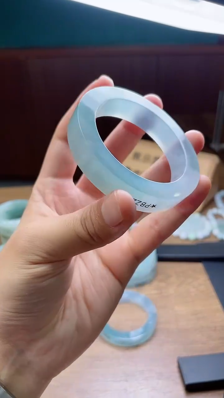 定制翡翠手镯未镶嵌無**說定制
