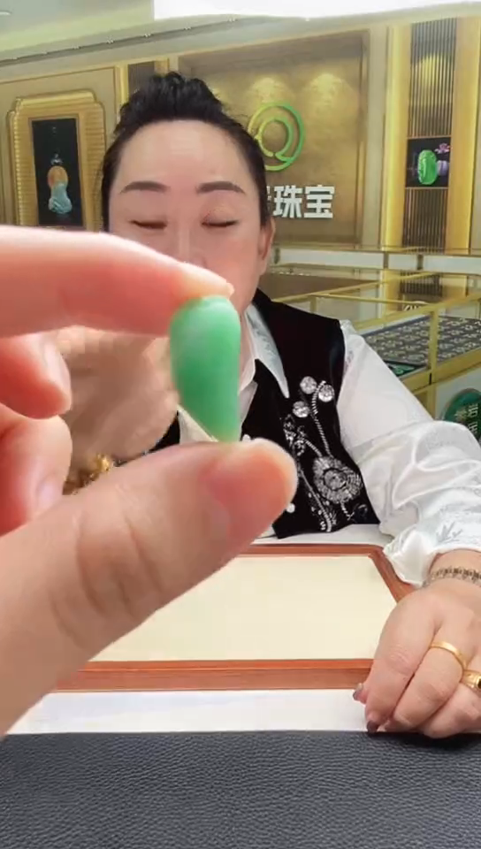 【闪购商品】翡翠颈饰未镶嵌翡翠a货吊坠桃心吊坠