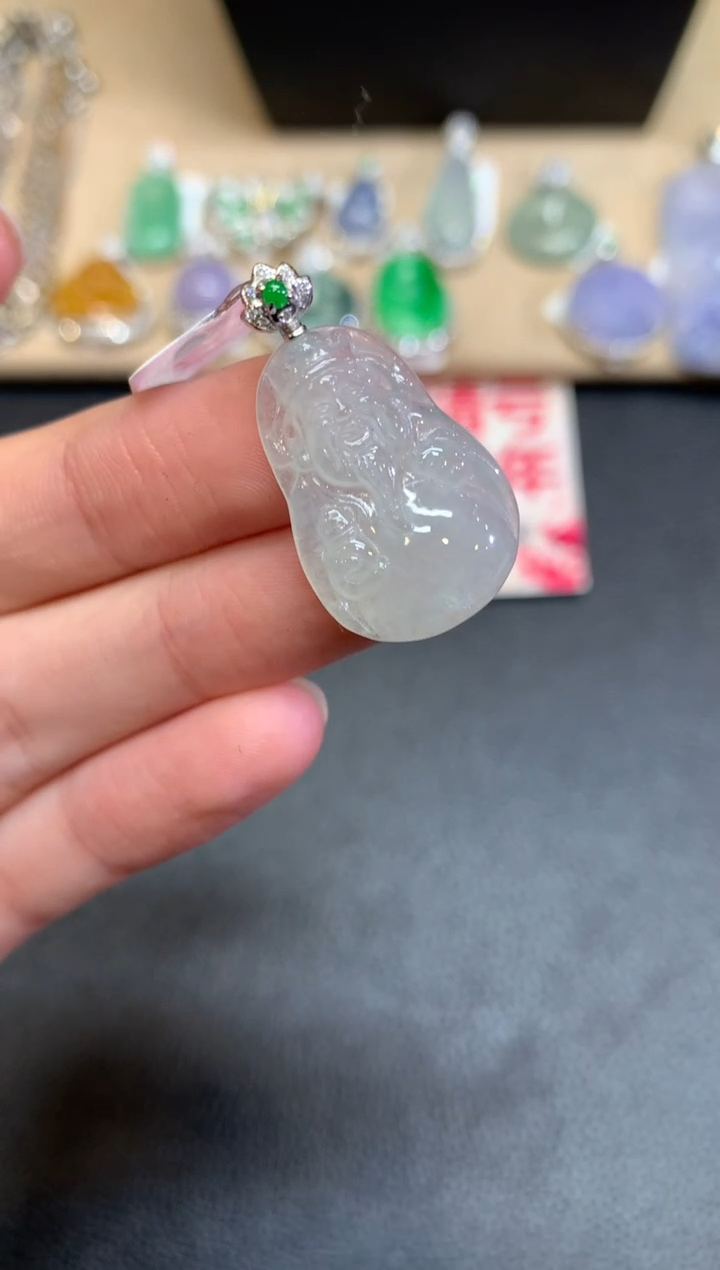 【闪购商品】翡翠颈饰18K金镶嵌财神爷【无服务费】