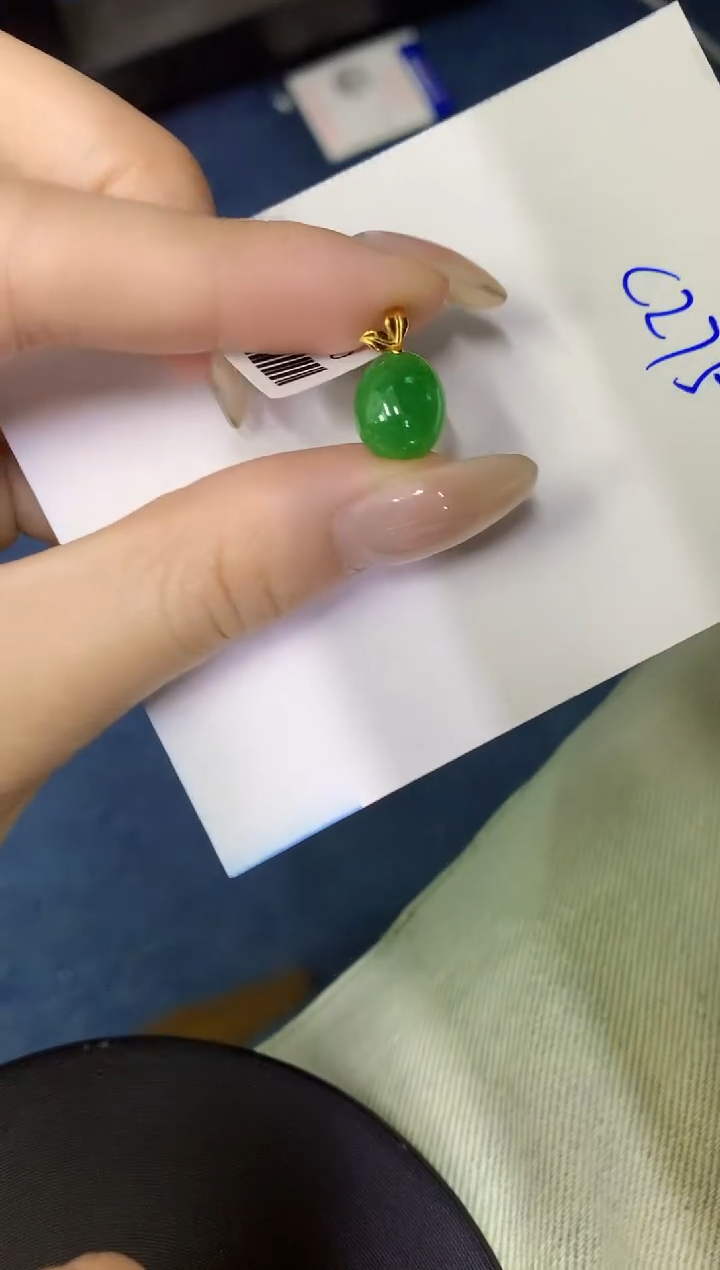 翡翠18K金镶嵌颈饰缅甸天然翡翠A货